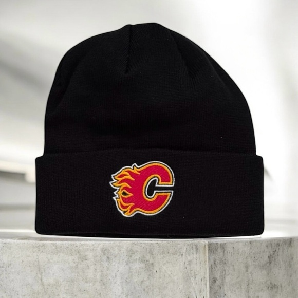 ✨HOST PICK✨🆕Adult | Calgary Flames NHL Black Beanie - Picture 1 of 11